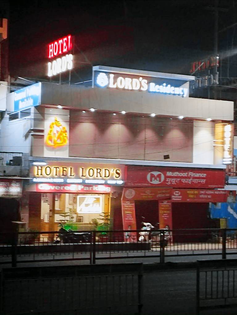 Hotel Lords Residency