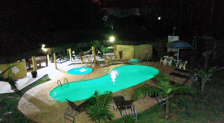 Vacation home with pool — photo 4