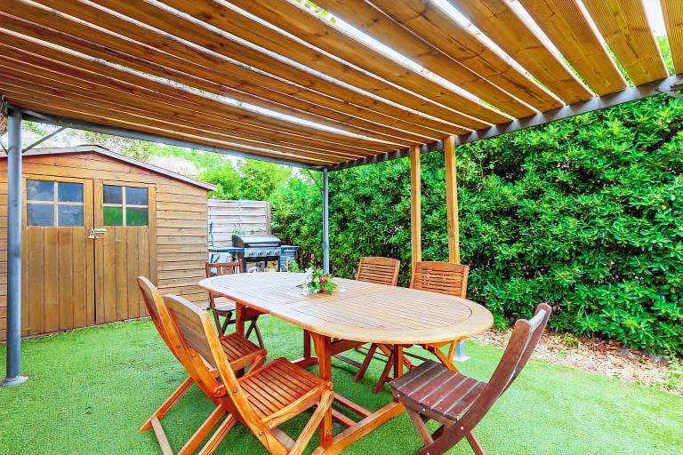 Villa 'Sam Suffy' with Private Terrace, Garden and Wi-Fi — photo 2