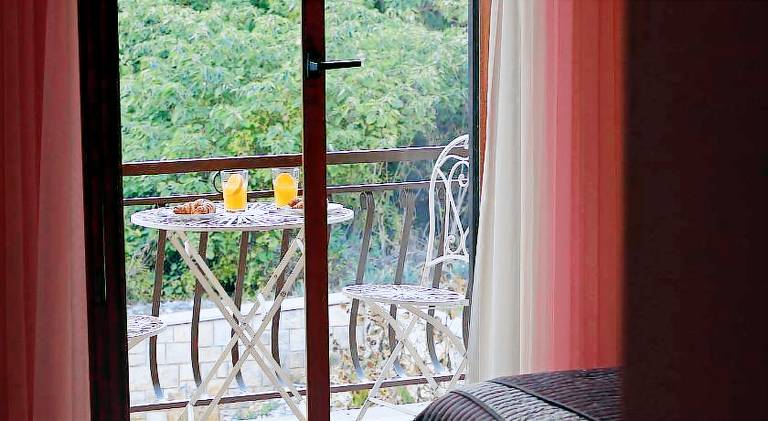 Holiday apartment with patio, barbecue & garden — photo 5