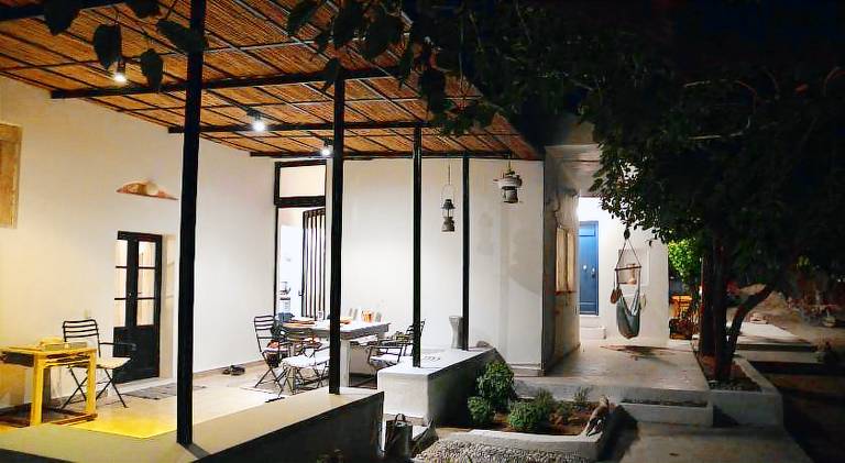 Vacation home with BBQ & yard — photo 3