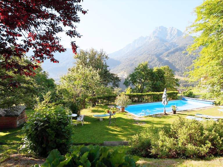 Holiday apartment with garden & pool | Pets allowed in Fulpmes
