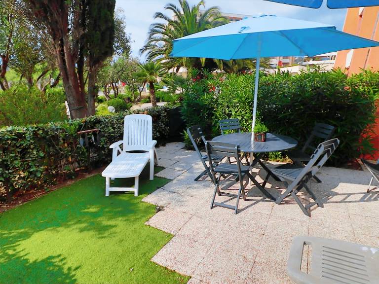Charming rental apartment with pool | Close to the beach | Pets are welcome — photo 2