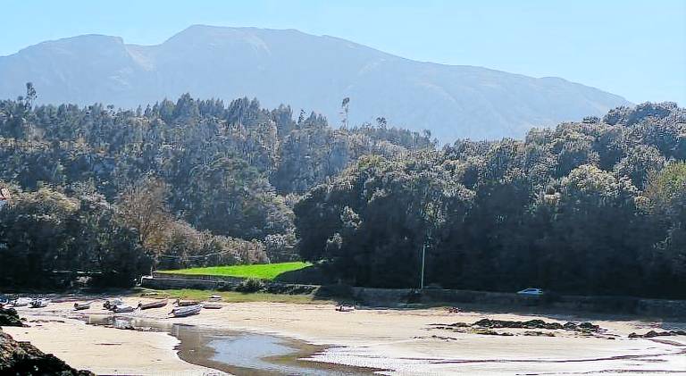 Apartment with 3 rooms for 5 persons in Llanes