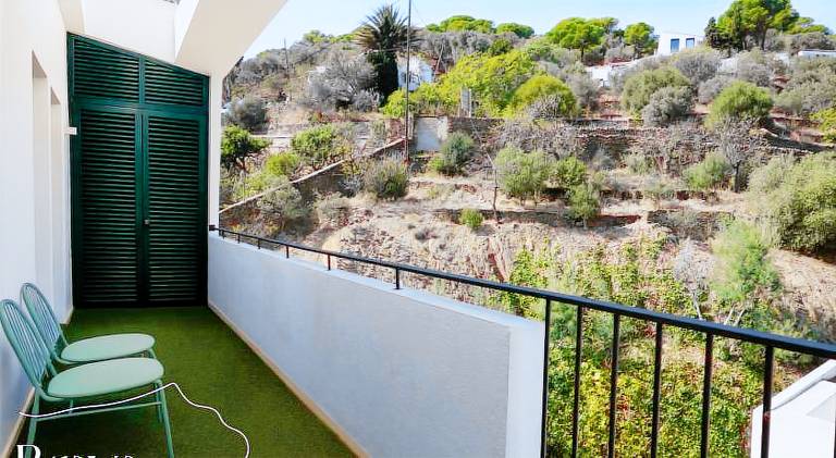 Rental apartment with patio — photo 3