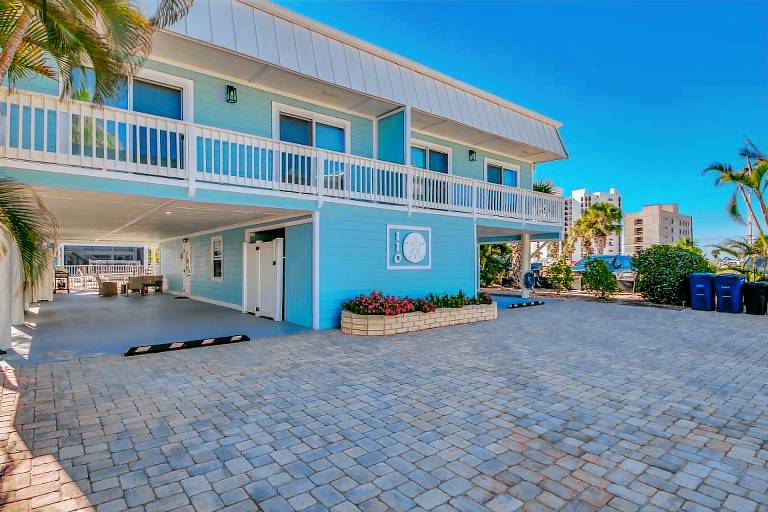Sand Dollar 2: Canalfront & Pet Friendly with Pool by the Beach! — photo 5