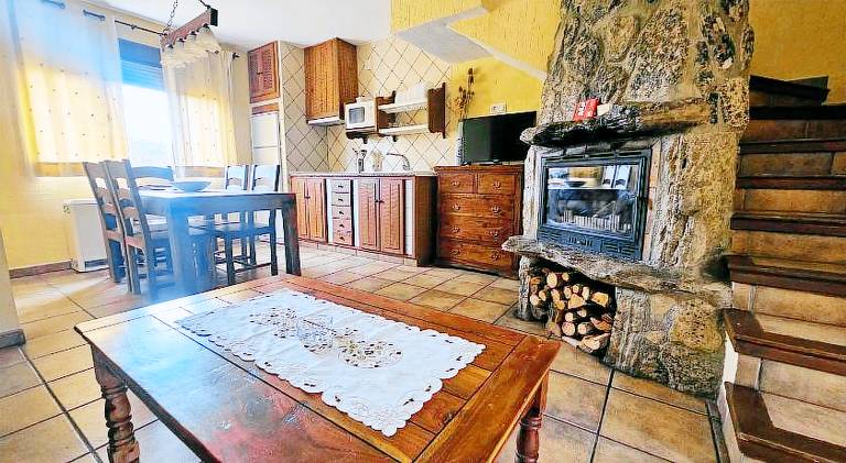 Vacation home with terrace, BBQ & private pool | Perfect for remote work | Pet-friendly — photo 4