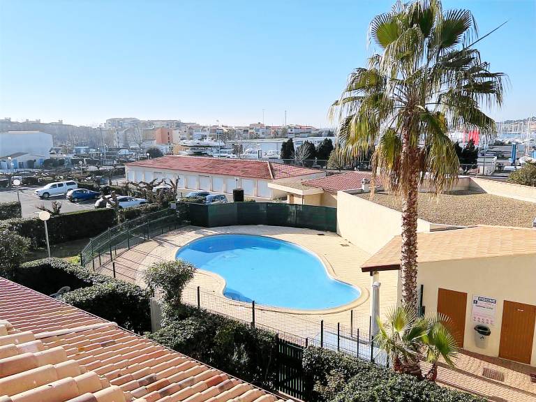 Apartment with pool in Agde