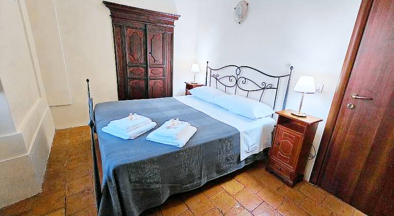 Rental apartment with 2 rooms for 5 persons in L'Aquila