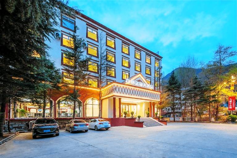 Jiuzhai tour Le Grand Large Hotel in Ngawa Autonomous Prefecture