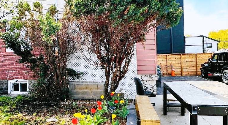 Relax in East York Space Share