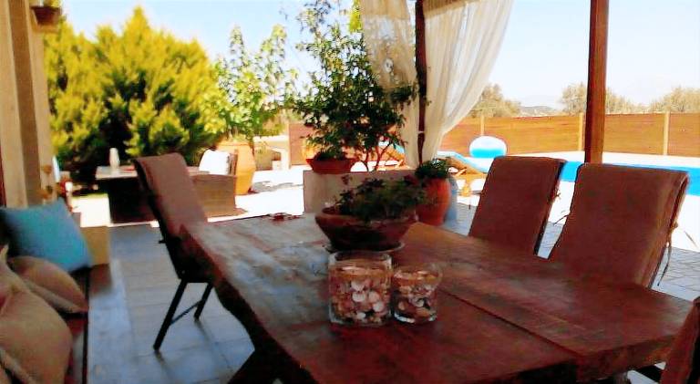 Vacation home with pool — photo 3