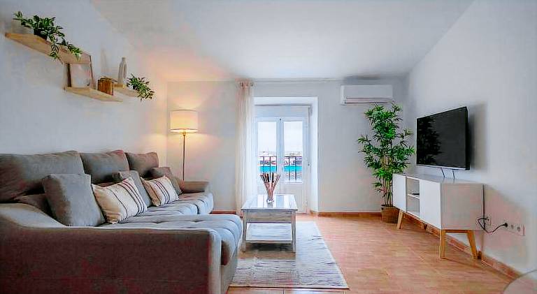Apartment with 2 rooms for 6 persons — photo 2