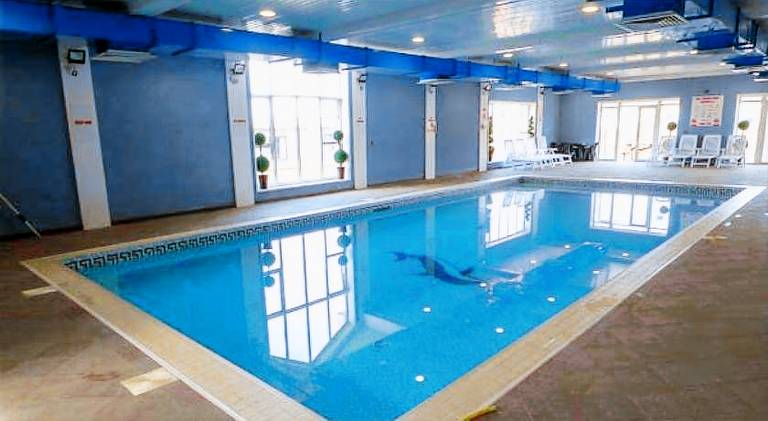 Chalet with pool — photo 4
