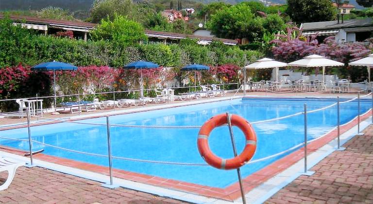 Pleasant house with pool | Pets are welcome in Lavagna