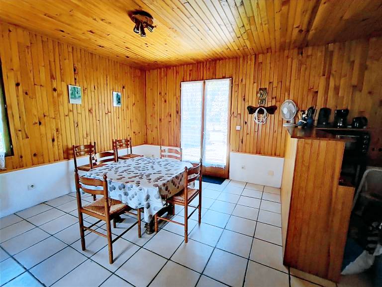 Gite with barbecue, patio & garden — photo 4