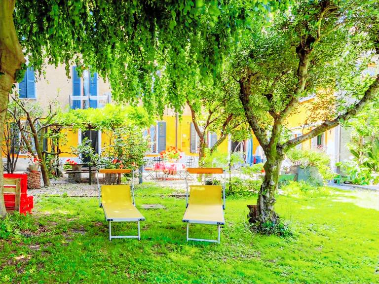Fully equipped beautiful holiday apartment with patio & garden | Beach nearby | Pets allowed — photo 2
