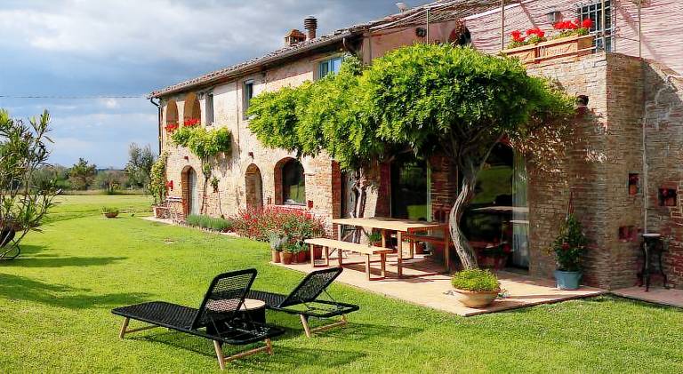 Rental apartment with pool in Cortona