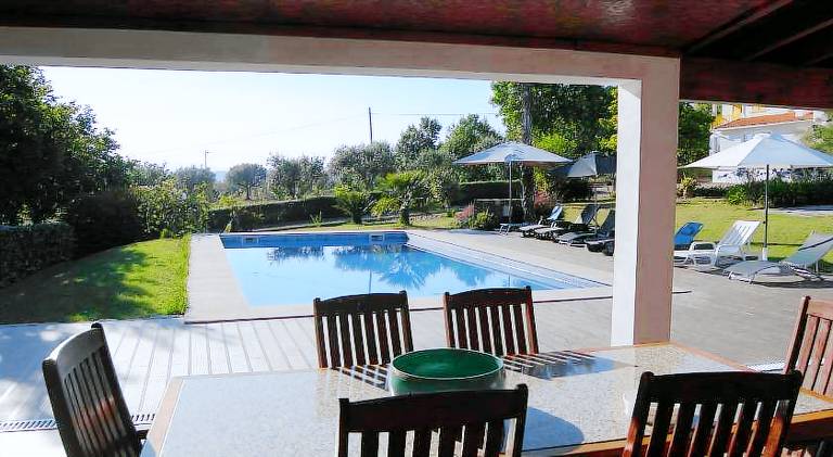 Beautiful vacation home with terrace, pool & barbeque | Pets allowed in Viseu