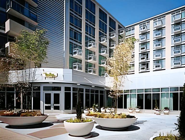 Seattle Marriott Waterfront in Seattle, WA