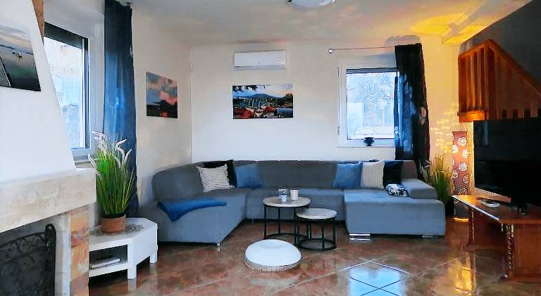 Fully equipped big vacation home with terrace, barbecue & hot tub | Pets allowed — photo 2