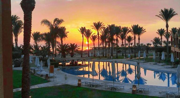 Wonderful serviced apartment with patio, garden & private pool | Next to the beach | Dogs allowed in Hurghada
