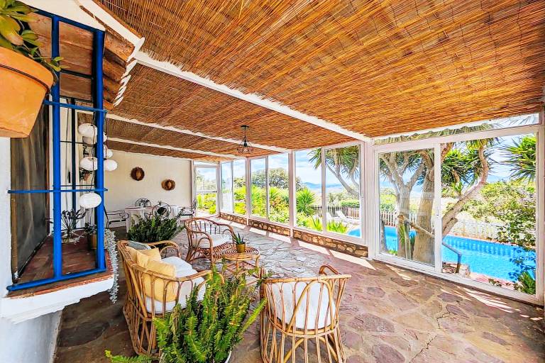 Cottage with BBQ, private pool & yard | Nature view — photo 2