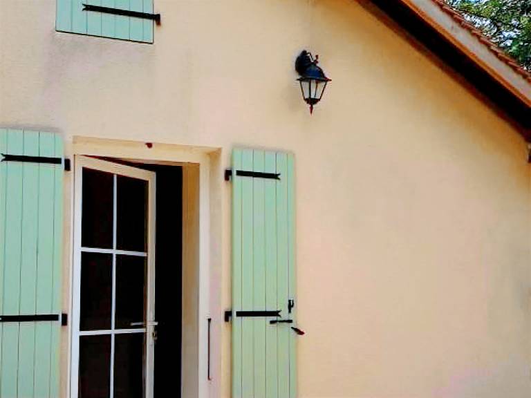 Cottage with garden — photo 4