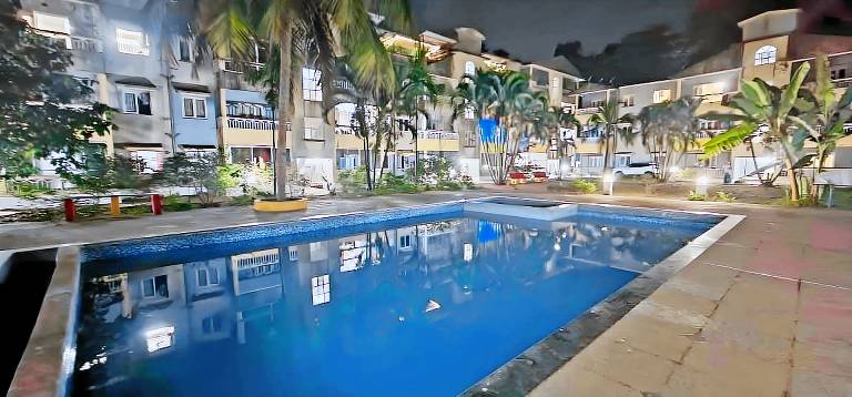 Rental apartment with pool & yard in Morjim