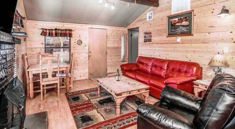 Chalet with grill, yard & terrace — photo 5