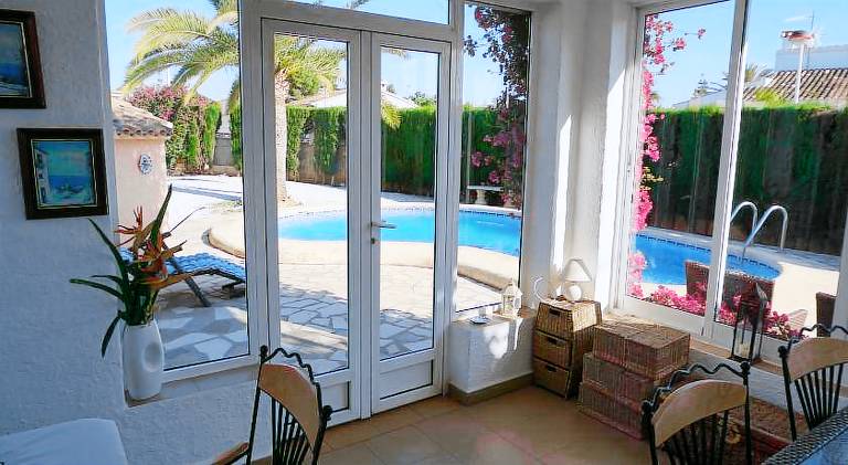 House with yard, pool & patio | Dogs allowed — photo 2