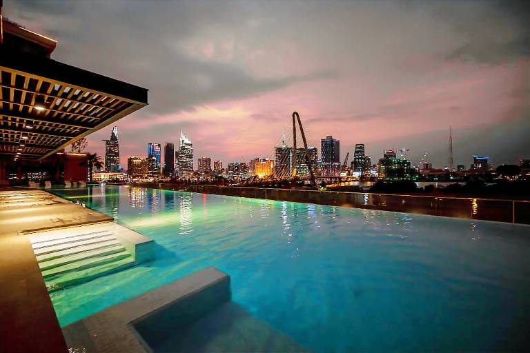 Massive View Apartment @ Metropole near Centre — photo 2