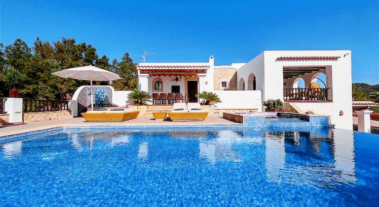 Villa with jacuzzi & pool in Sant Antoni de Portmany