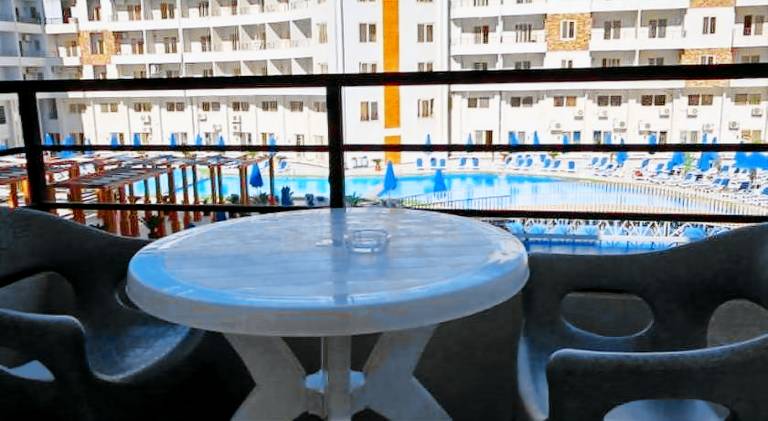 Apartment with pool in Hurghada