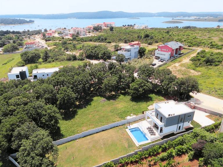 Fully equipped pleasant house with garden, private pool & patio | Dogs allowed — photo 2