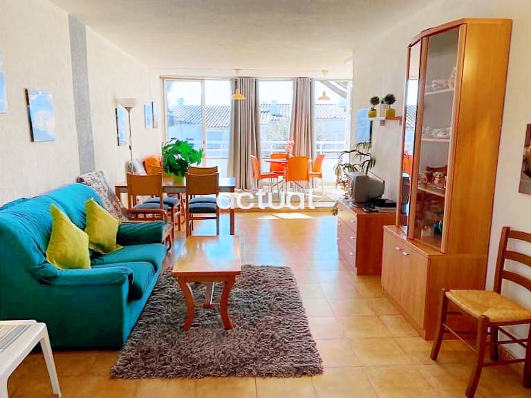 Holiday apartment with yard & pool — photo 3