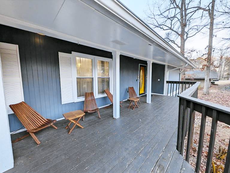 Rental apartment with yard & patio — photo 5