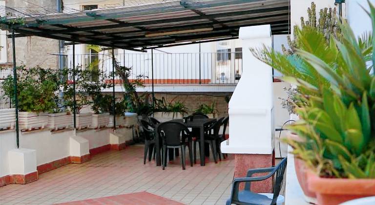 Rental apartment with barbeque & terrace | Next to Naples Cathedral — photo 4