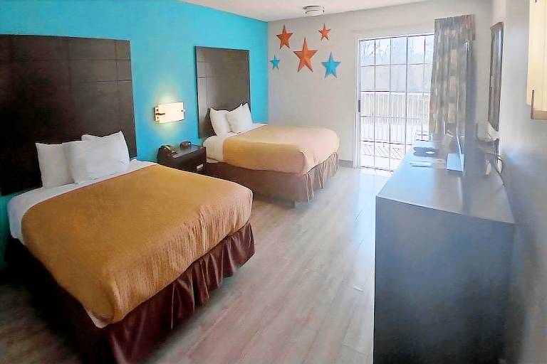 Motel  Hollister
