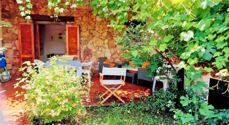 Holiday apartment with garden — photo 3