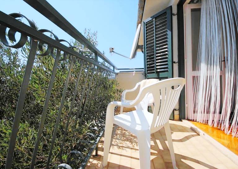 Fully equipped beautiful rental apartment with grill & terrace | Sea view | Pets allowed — photo 5