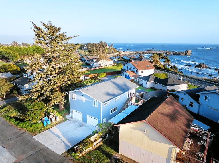 House  Crescent City