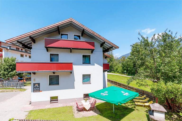 Ferienhaus mit Hund inUderns, Zillertal  f&uuml;r max. 11 Personen