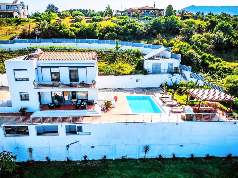 Beautiful house with private pool, garden & BBQ | Close to the beach | Pets are welcome in Skiathos