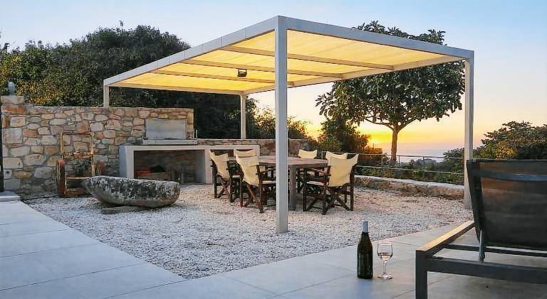 Villa with patio, grill & yard — photo 5