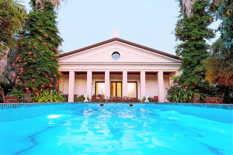 Holiday apartment with yard & private pool — photo 2