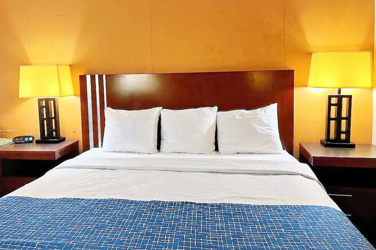 Travelodge by Wyndham Seymour