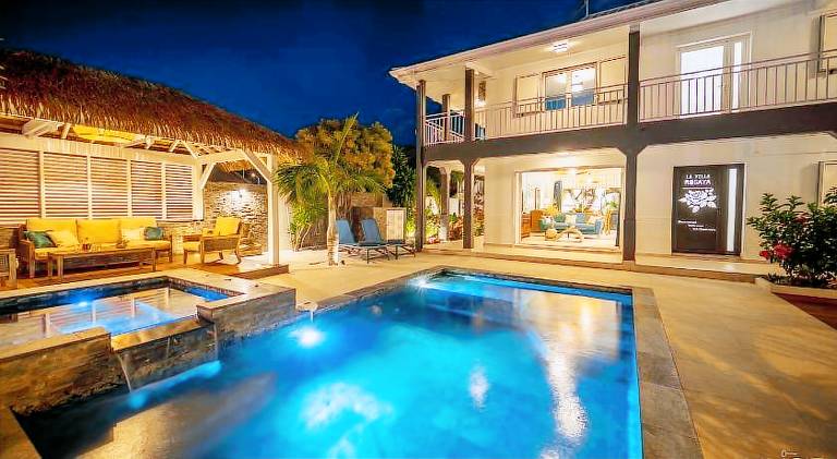 200 m&sup2; Villa