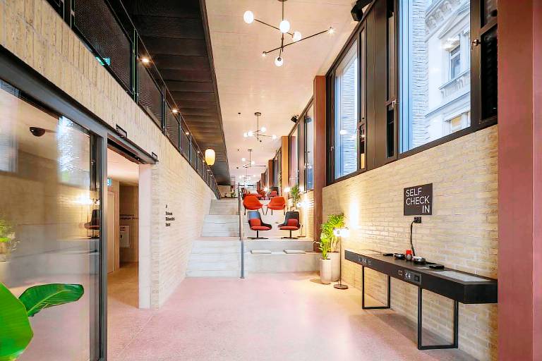 Tailormade Hotel LEO St. Gallen — photo 2