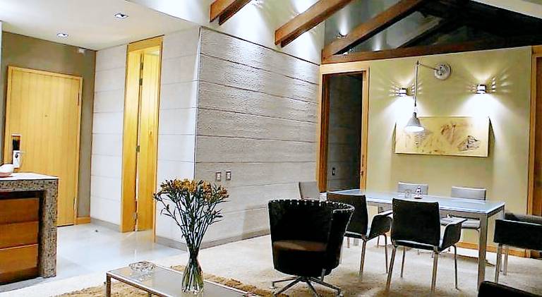 Serviced apartment with yard & patio — photo 5